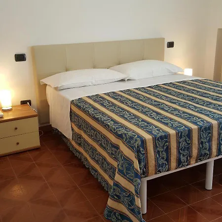 6 Posti, Con Balconi Vista Mare