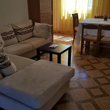 Appartamento 6 Posti, Con Balconi Vista Mare *