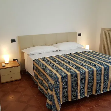 6 Posti, Con Balconi Vista Mare * Rimini