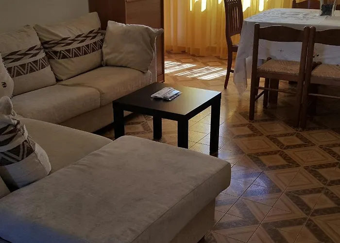Appartamento 6 Posti, Con Balconi Vista Mare *